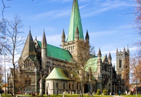 HUTIGRUTEN nidarosdom-trondheim_klaus-prediger_2500x1250