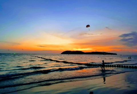 photo-1561635235-b62a3c011b1e