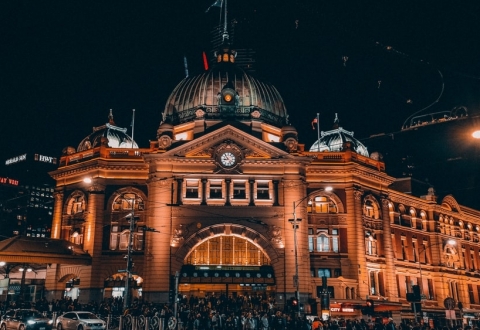 photo-1567165416885-6901968a167b