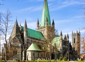 HUTIGRUTEN nidarosdom-trondheim_klaus-prediger_2500x1250