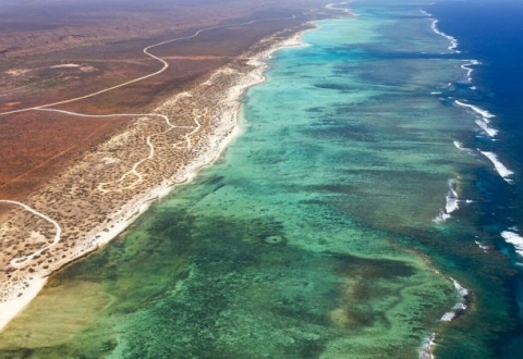 Australia_exmouth-Beach_761558977-1