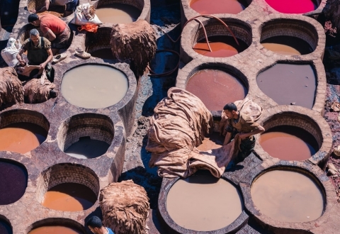 photo-1526232950894-e112ee9aca50