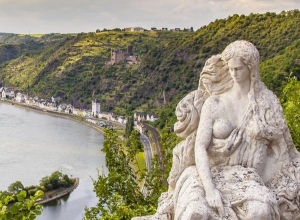 LUEFTNER -csm_St._Goarshausen_Loreley_figure_and_Rhine_valley_shutterstock_675345679_3cbb477d6b