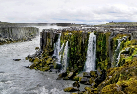 cascade-2676702_1280