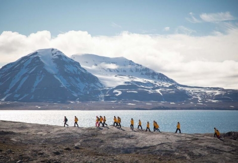 QUARK Expidition hiking-ny-london-svalbard-acaciajohnson