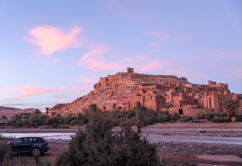 photo-1553522988-509e7645287d